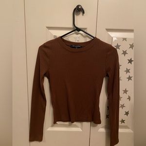 Tight-fitting Burnt orange long sleeve shirt